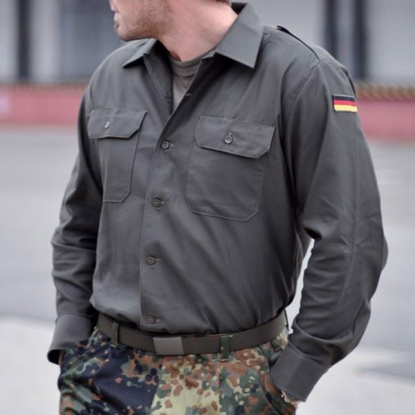 Tysk militær skjorte med flag