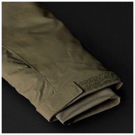 5.11 Tactical Bastion Jakke i farven Ranger Green set med ærmekant