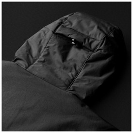 5.11 Tactical Bastion Jakke i farven Sort set med hætte