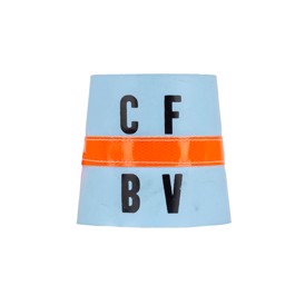 Armbind med orange stribe og bæltespænde