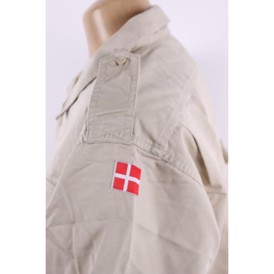 khakiskjorte i bomuld fra dansk militær med flag på ærme