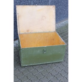 Armykasse med lukkebeslag