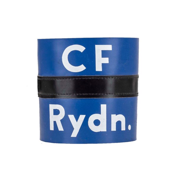 Dansk CF armbind, blå med sort stribe og tekst CF Rydn.