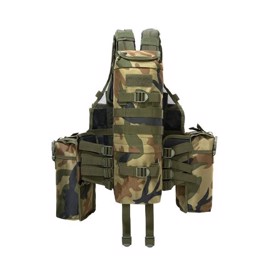 Brandit Tactical Vest i farven Woodland Camo set bagfra