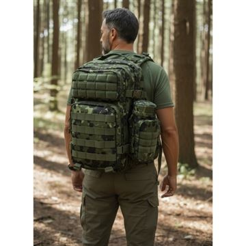 Bushcamp Assault Waterbottle Pouch, M84 Camouflage set på rygsæk