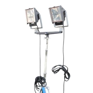 Halogenlamper på teleskopstativ