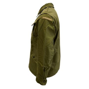 Original M/58 Militærjakke med skulderstropper og Danmark mærke, Ubrugt set fra siden