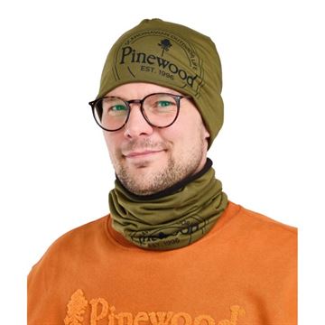 Pinewood 2-lags Neckgaiter Halsedisse set i farven Oliven på person