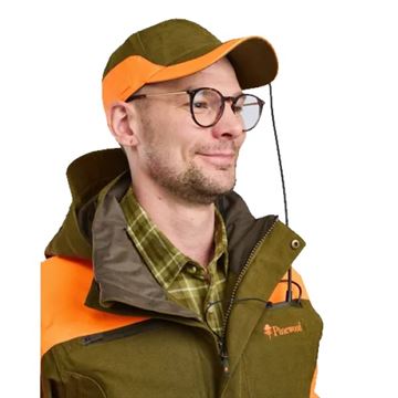 Pinewood Furudal Expert Hunting 2L Cap set på person