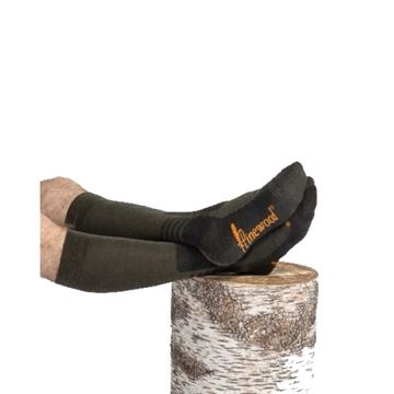 Pinewood Outdoor Multi Sport Merino Strømper set på person