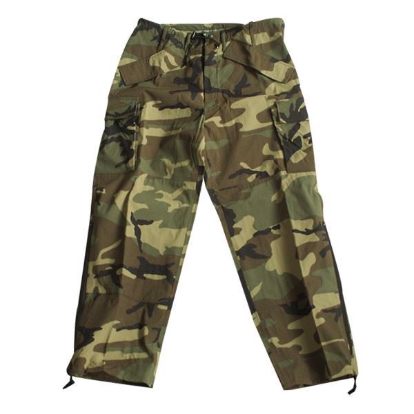 Regnbukser i kraftig nylon, i farven Woodland Camouflage