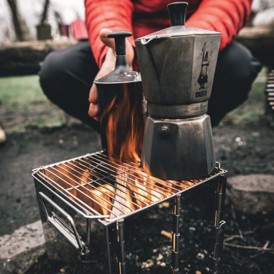 Robens Firewood Brænder Komfur set med kaffebrygger over flammer