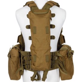 Tactical Kampvest set i farven Coyote Tan bagfra