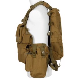 Tactical Kampvest set i farven Coyote Tan set fra siden